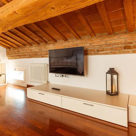 Mansarda Magellano - Parcheggio Auto * フェラーラ