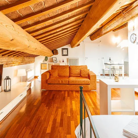 Mansarda Magellano - Parcheggio Auto アパート