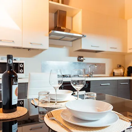 Mansarda Magellano - Parcheggio Auto 아파트 페라라