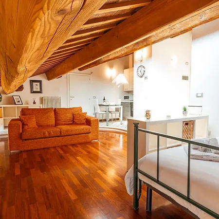 Mansarda Magellano - Parcheggio Auto