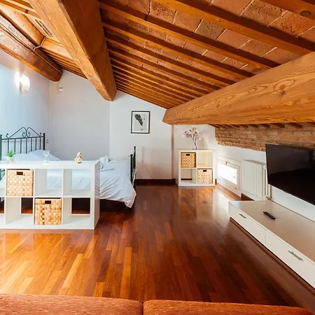 Mansarda Magellano - Parcheggio Auto דירה