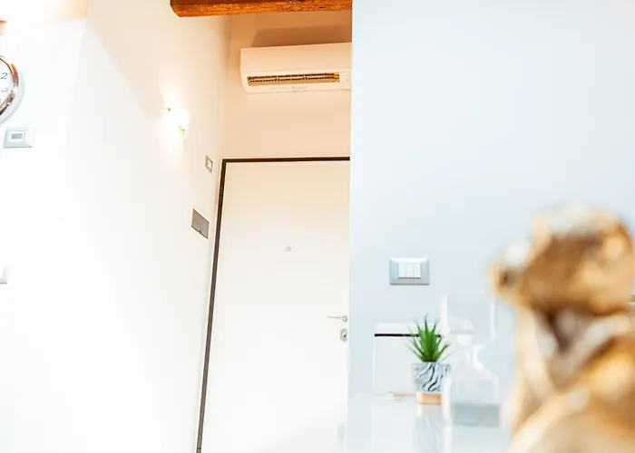 Daire Mansarda Magellano - Parcheggio Auto Ferrara