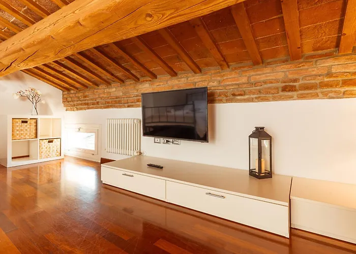 Mansarda Magellano - Parcheggio Auto * Ferrara