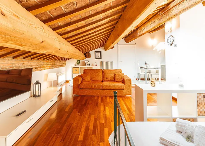 Mansarda Magellano - Parcheggio Auto Daire