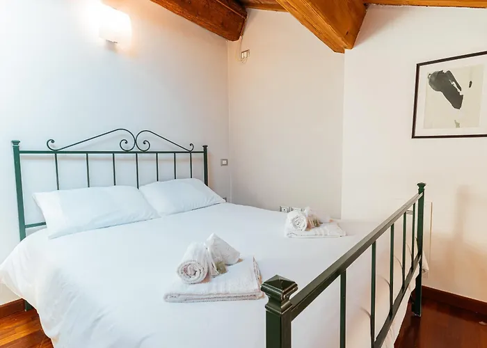 Mansarda Magellano - Parcheggio Auto Daire Ferrara