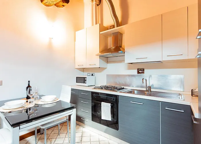 Mansarda Magellano - Parcheggio Auto Daire *