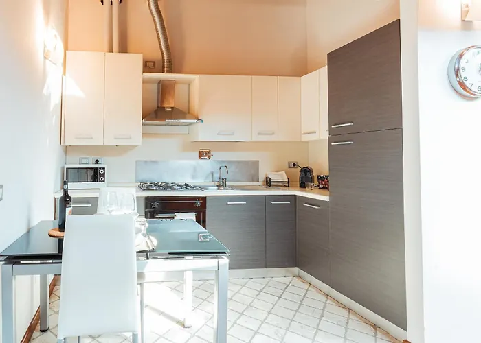 Mansarda Magellano - Parcheggio Auto Daire Ferrara