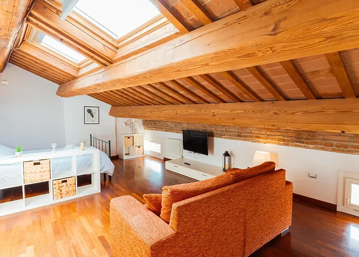 Mansarda Magellano - Parcheggio Auto Daire